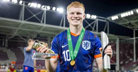 Kees Smit là ngôi sao sáng nhất giải U19 châu Âu 1 năm trước