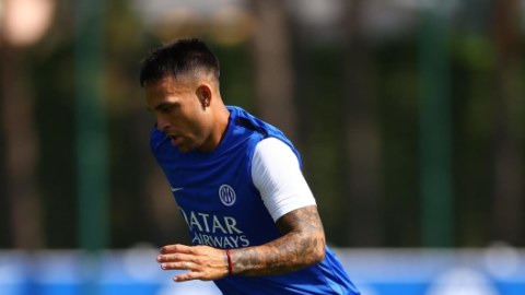 Lautaro đã trở lại tập luyện cùng Inter sau World Cup
