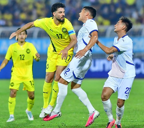 Đội trưởng Paulo Josue (số 17) của Malaysia