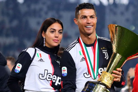 Georgina luôn đồng hành cùng Ronaldo tại Turin nhưng cũng bắt đầu xây dựng hình ảnh riêng của mình - Ảnh: news.am