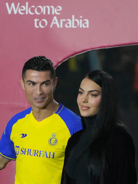Georgina sẵn sàng sang Saudi Arabia cùng Ronaldo - Ảnh: The New York Times