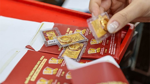 Giá vàng, tỷ giá ngoại tệ hôm nay: Giá văng tăng vọt