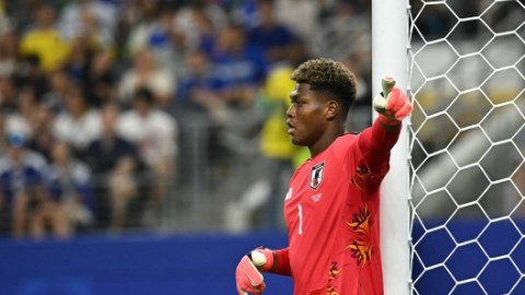 Juve phải chờ đợi PSG quyết định tương lai của Suzuki