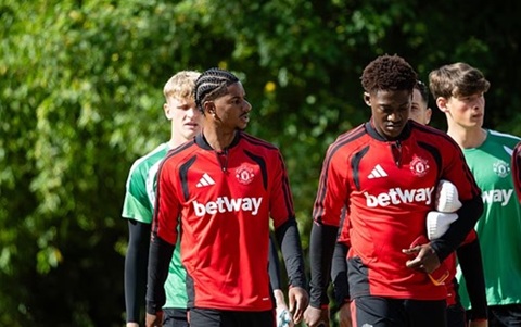 Rashford và Mainoo đang nỗ lực tập luyện để cạnh tranh vị trí ở MU mùa này