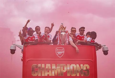 Arsenal vô địch Premier League sau 22 năm chờ đợi. Ảnh: Getty