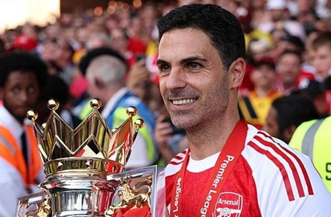 Mikel Arteta vừa có chức vô địch Premier League đầu tiên với Arsenal ở mùa 2025/26