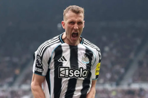 Burn là đội trưởng mới của Newcastle