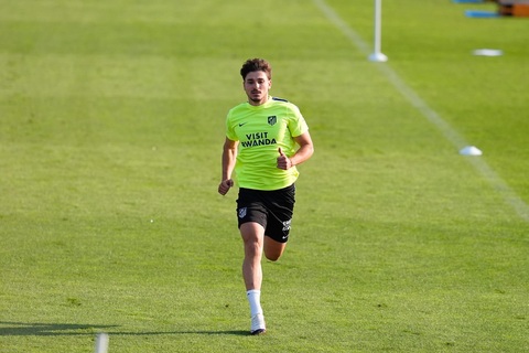 Tốt nhất là Barca chiêu mộ thành công tiền đạo Julian Alvarez từ Atletico
