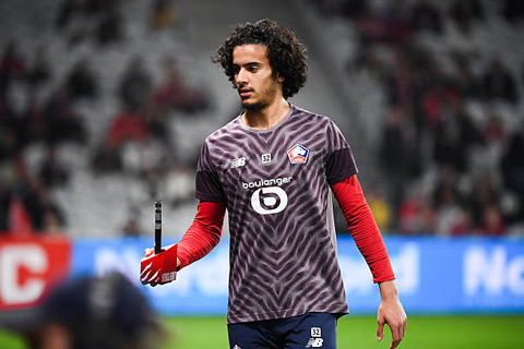Bouaddi đang được nhắc đến như một "vị cứu tinh" của Man City để thay thế Rodri tại tuyến giữa