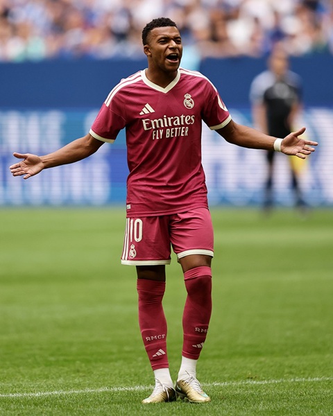 Mbappe ghi bàn ngay trong trận đầu tiên trở lại Real Madrid