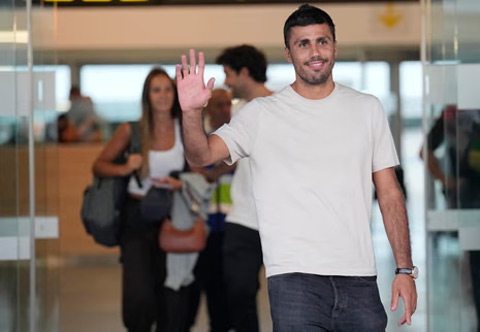 Rodri đã có mặt tại Barcelona để ký hợp đồng với CLB