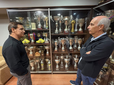 Roberto Montiel (trái) và Edorta Salegi - Ảnh: The Athletic