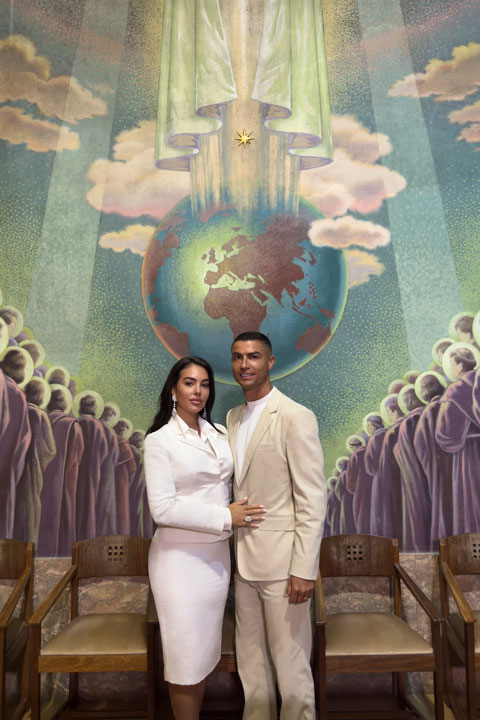 Đám cưới của Ronaldo và Georgina tiếp tục gây tranh cãi