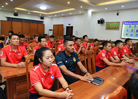 Khóa học có 25 học viên, trong đó có 2 học viên tới từ Lào. Ảnh: Đức Cường