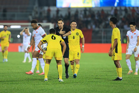 Việt Nam có nhiều cơ hội giành vé vào chung kết nhưng phải cẩn trọng trước Malaysia. Ảnh - Đức Cường