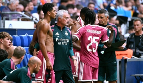 Mourinho sẽ cần đến cả đội hình, chứ không phải 11 cầu thủ đá chính. Ảnh: Antena Sport