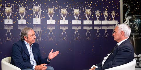 Jose Mourinho vừa ra mắt truyền thông trong vai trò HLV trưởng Real Madrid