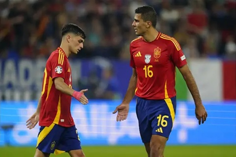 Barca sở hữu cặp tiền vệ trung tâm xuất sắc Pedri - Rodri