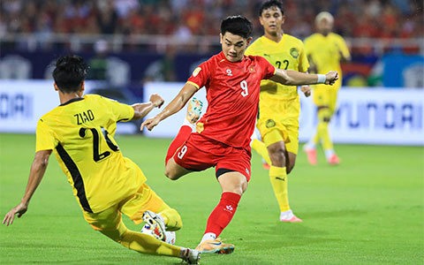 ĐT Việt Nam đứng trước cơ hội bảo vệ thành công chức vô địch AFF Cup - Ảnh: Minh Tuấn 