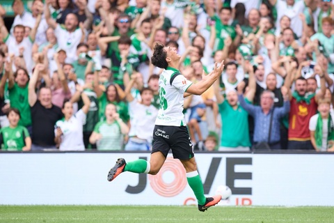 Sergio Martinez vừa ghi bàn trong trận Racing Santander hòa Villarreal 2-2. Ảnh: X