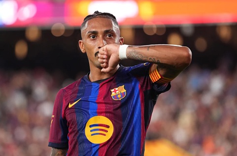 Raphinha hoàn toàn xứng đáng đeo băng đội trưởng Barca