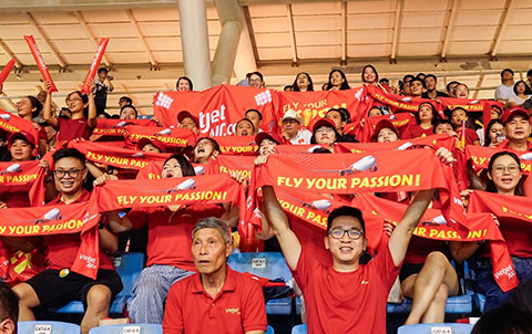 Các CĐV đồng hành với ĐT Việt Nam 
