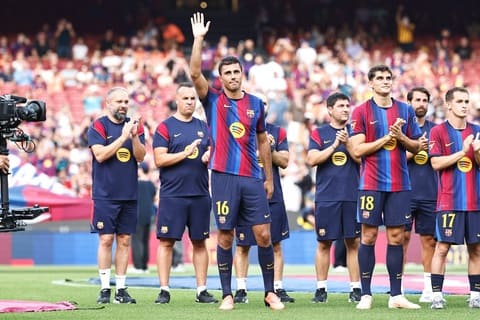 Rodri chắc chắn đá chính, vì Barca không mua một trong những tiền vệ trụ xuất sắc nhất thế giới để ngồi dự bị. Ảnh: El Mundo