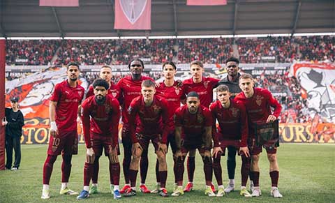 Đội bóng láng giềng Paris FC có ngân sách rất khiêm tốn