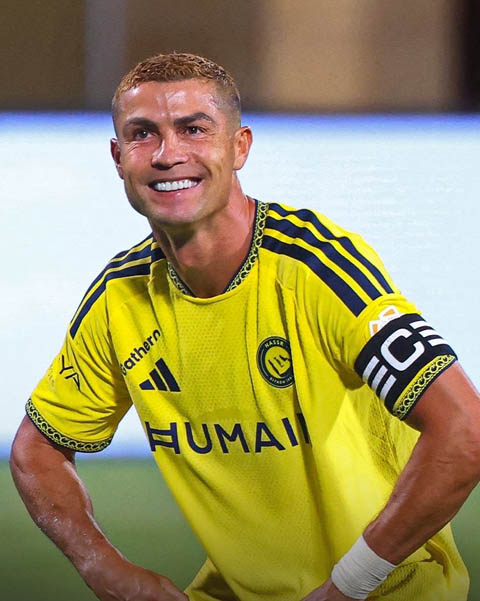 Cristiano Ronaldo đi vào lịch sử bóng đá thế giới