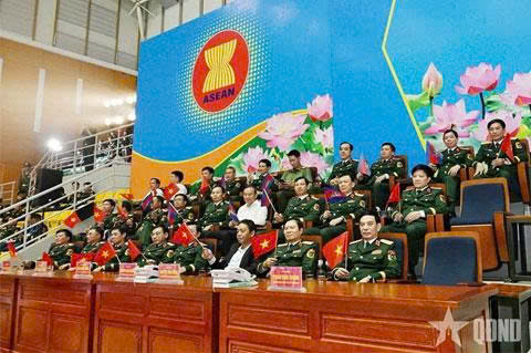 Đại tướng Phan Văn Giang, Ủy viên Bộ Chính trị, Phó thủ tướng Chính phủ, Bộ trưởng Bộ Quốc phòng dự và chỉ đạo lễ khai mạc