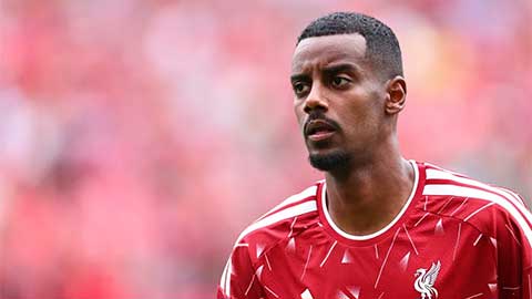 Isak vừa trải qua mùa giải đầu tiên đáng thất vọng tại Anfield