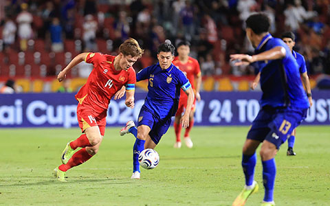 Sarach hết lời khen Hoàng Đức, mong được sát cánh ở Thai League trong màu áo BG Pathum - Ảnh: Đức Cường 