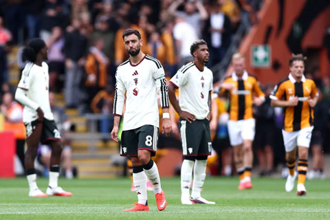 Bruno cùng MU thua đau Hull ở trận ra quân Premier League 2026/27 - Ảnh: Getty Images