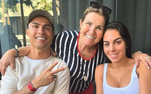 Ronaldo mua tặng mẹ siêu căn hộ