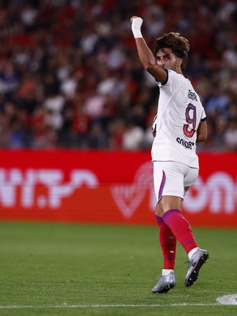 Ferran Torres vào sân từ ghế dự bị và ghi liền 2 bàn giúp PSG có được trận hòa - Ảnh: @PSG_inside