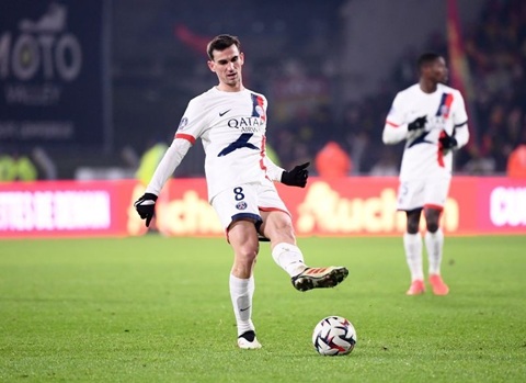 Fabian Ruiz kiến tạo cả 2 bàn thắng cho người đồng hương