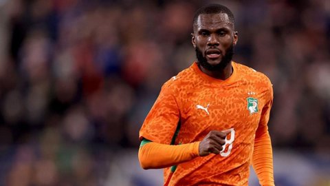 Ngoài Zirkzee, Juve còn săn Kessie