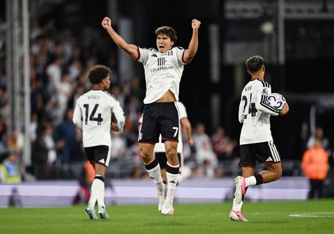 Gonzalo Garcia vừa xé lưới Chelsea trong trận ra mắt tại Premier League. Ảnh: AOL