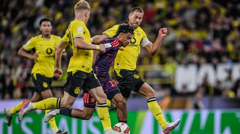 Nathaniel Brown đã có màn trình diễn ấn tượng trước Dortmund ở siêu cúp Đức