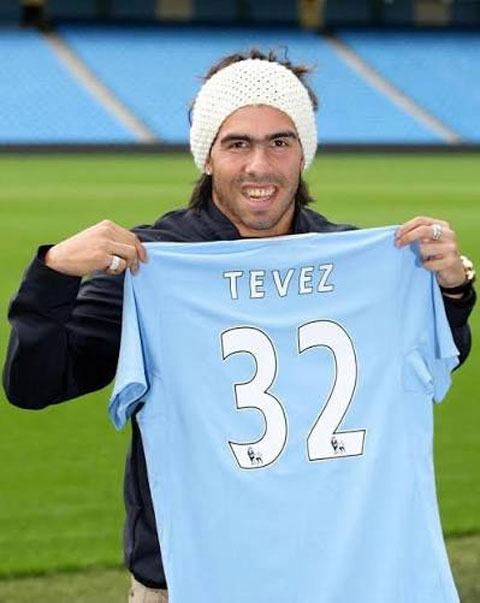  Tevez từng mặc áo số 32 tại Man City