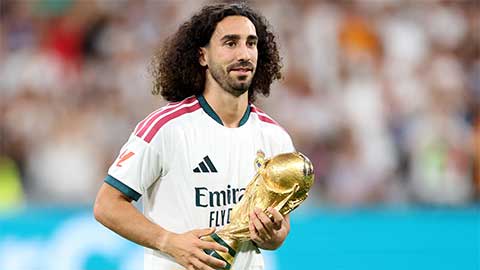 Cucurella không có tên trong đội hình xuất phát của HLV Jose Mourinho