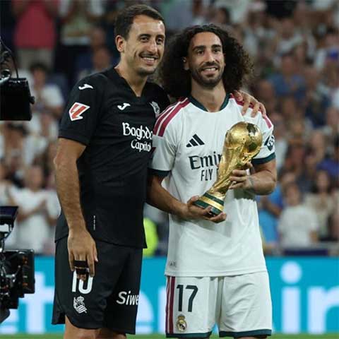 Không chỉ Cucurella, Mikel Oyarzabal cũng được Real dành sự tri ân