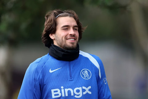 Marc Guiu trong màu áo Chelsea