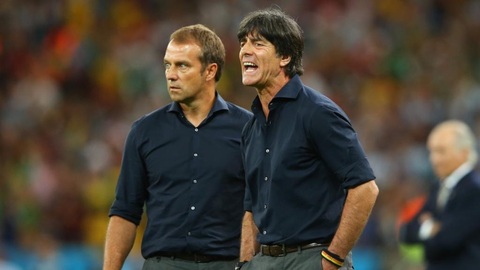 Trước khi "ra riêng", Hansi Flick từng có nhiều năm làm trợ lý. Ảnh: BeSoccer
