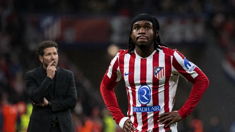 Việc đẩy Lookman lên đá tiền đạo là một quyết định sai lầm của Simeone