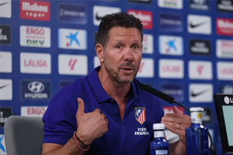 HLV Simeone sẽ làm mọi cách để giữ chân Alvarez
