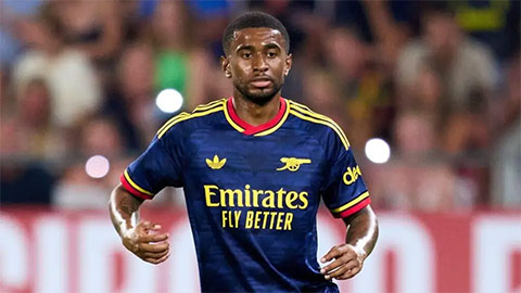 Arsenal đã chấm dứt hợp đồng với Nelson