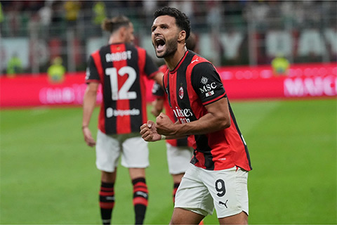 Ramos có bàn thắng đầu tiên cho AC Milan, giúp HLV Amorim toàn thắng cả 2 trận