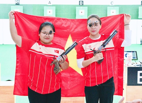 Thuỳ Trang và Thu Vinh đang là hai niều hy vọng vàng của bắn súng Việt Nam. Ảnh: Anh Khoa