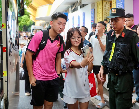 Tân binh của CA TP.HCM, trung vệ Nhật Minh 